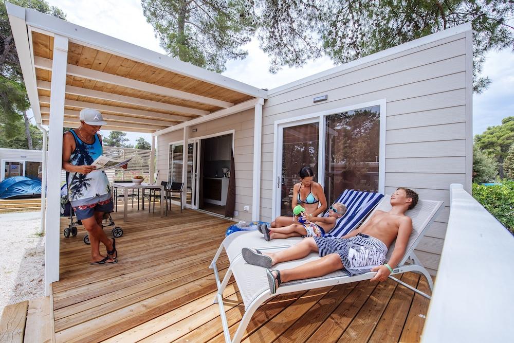 Zaton Holiday Resort Mobile Homes Nin Εξωτερικό φωτογραφία